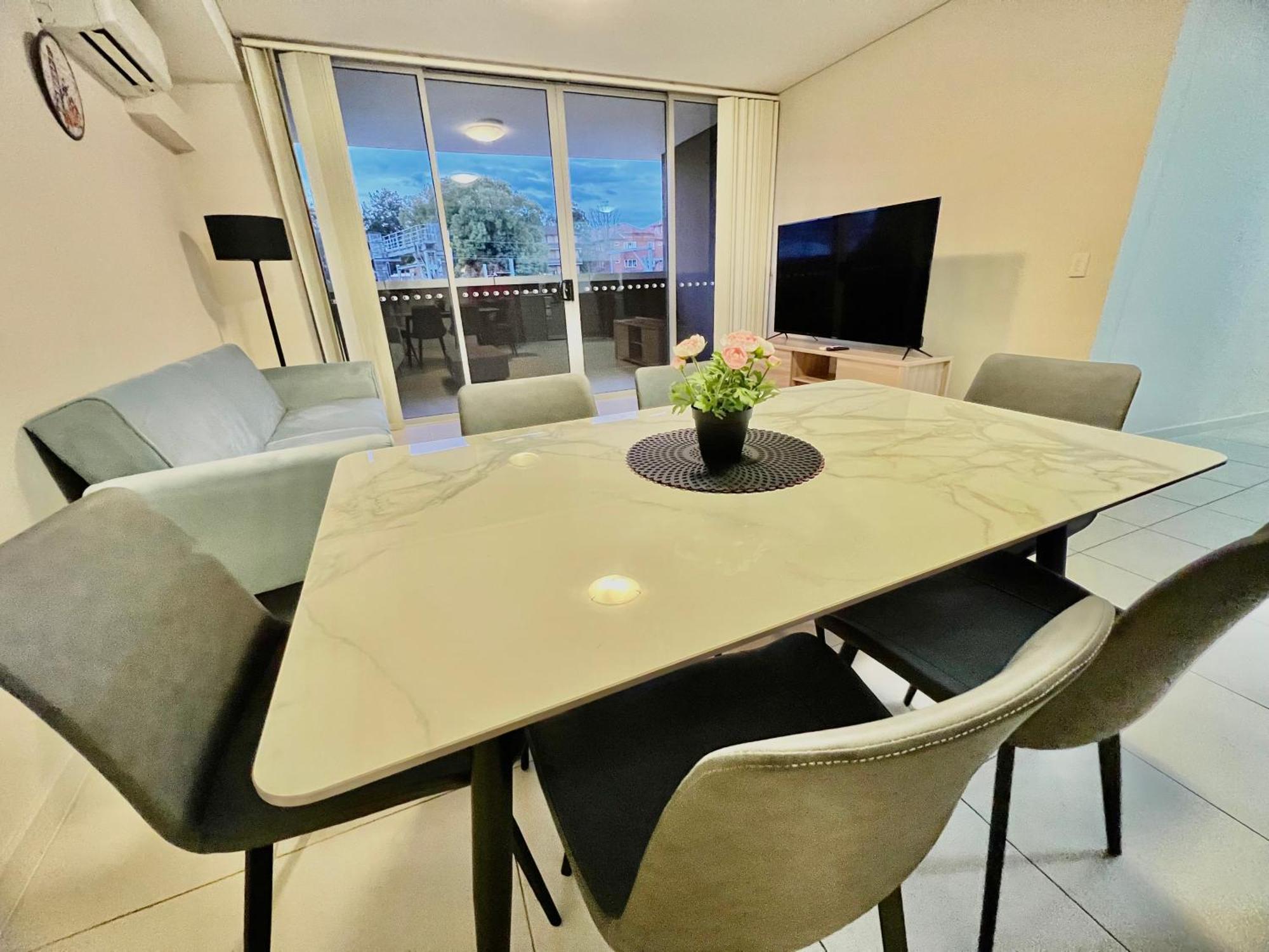 Ashfield 2 Bedroom Apt Bus&train Shop Parking Sidney
