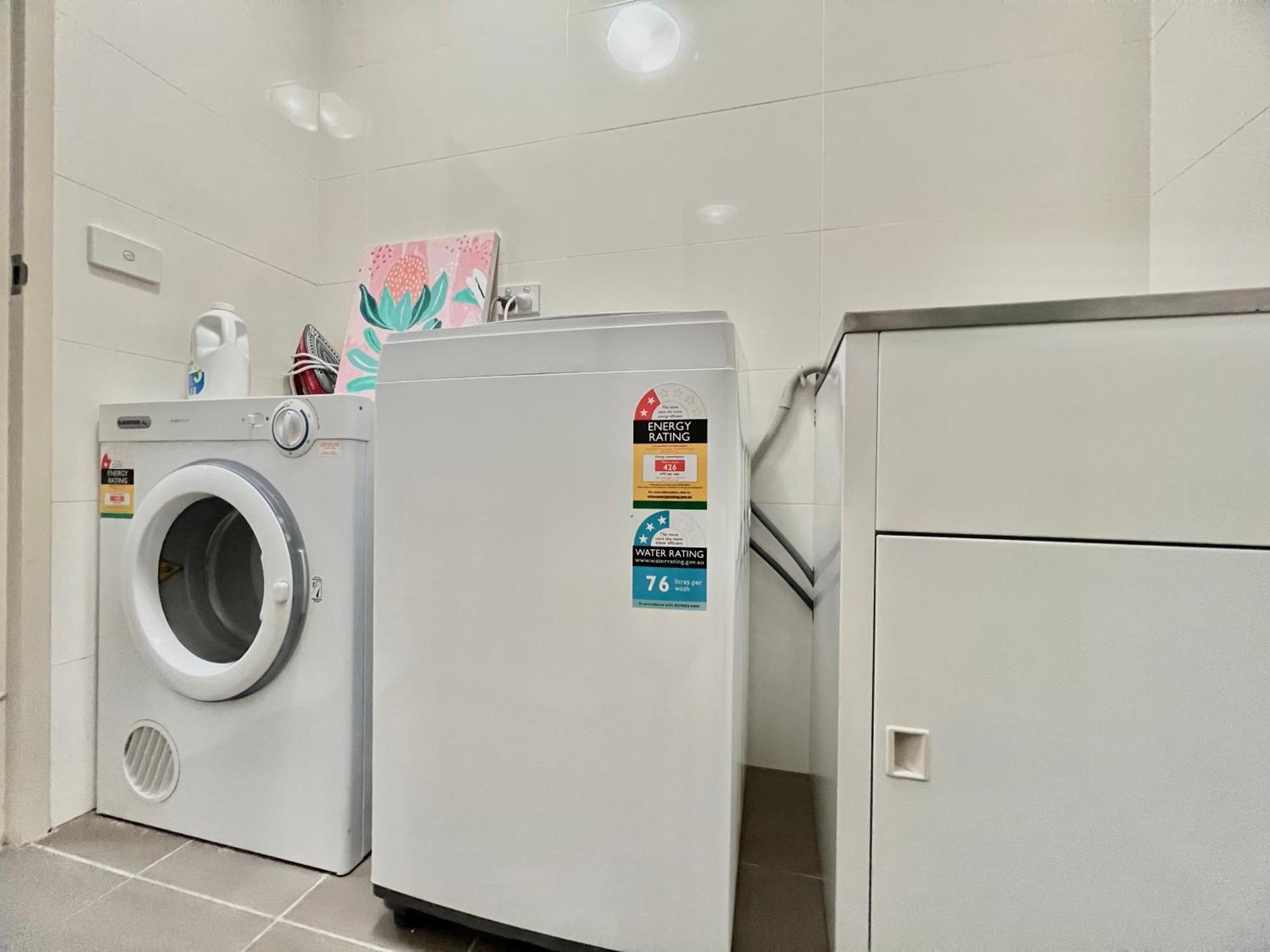 Ashfield 2 Bedroom Apt Bus&train Shop Parking * Sidney