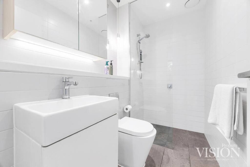 Apartment Modern 2 Bedroom Next To North Ryde Metro