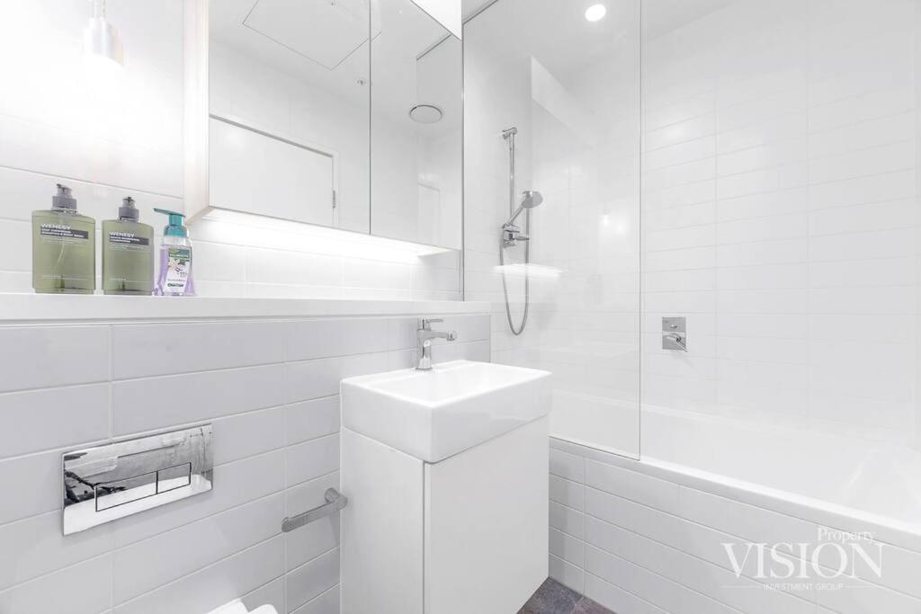 Apartment Modern 2 Bedroom Next To North Ryde Metro *