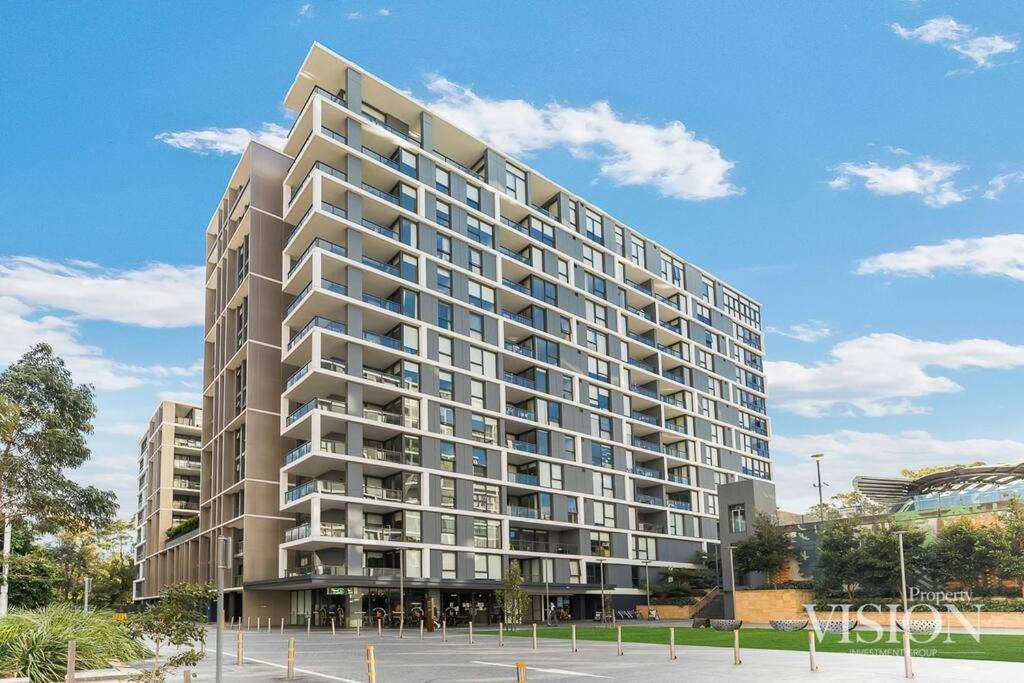 Modern 2 Bedroom Next To North Ryde Metro * Sydney
