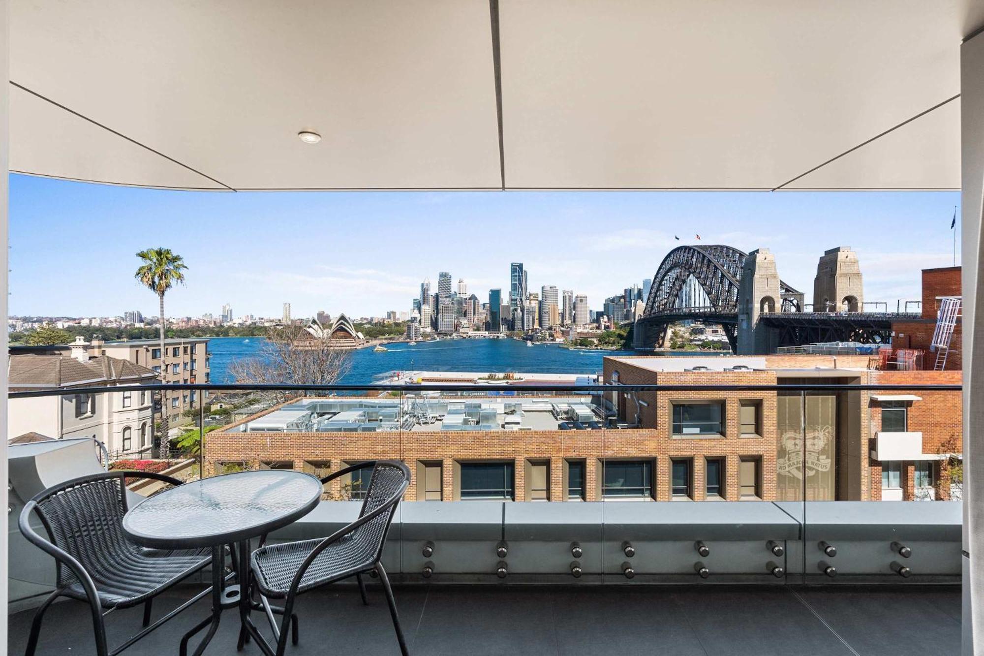 Dream Views Of Cbd Sydney