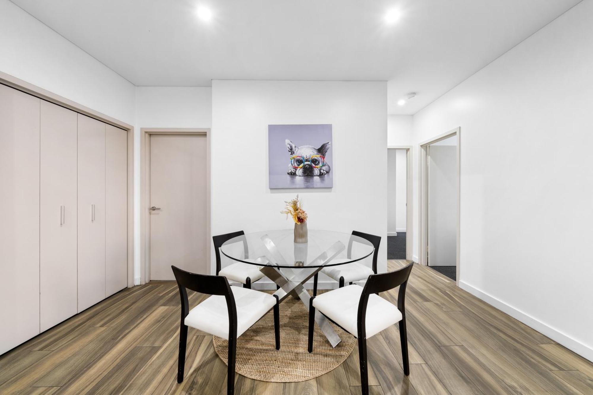 Apartment Chic 2 Bedroom With Parking & Darling Harbour-10mins Walk *