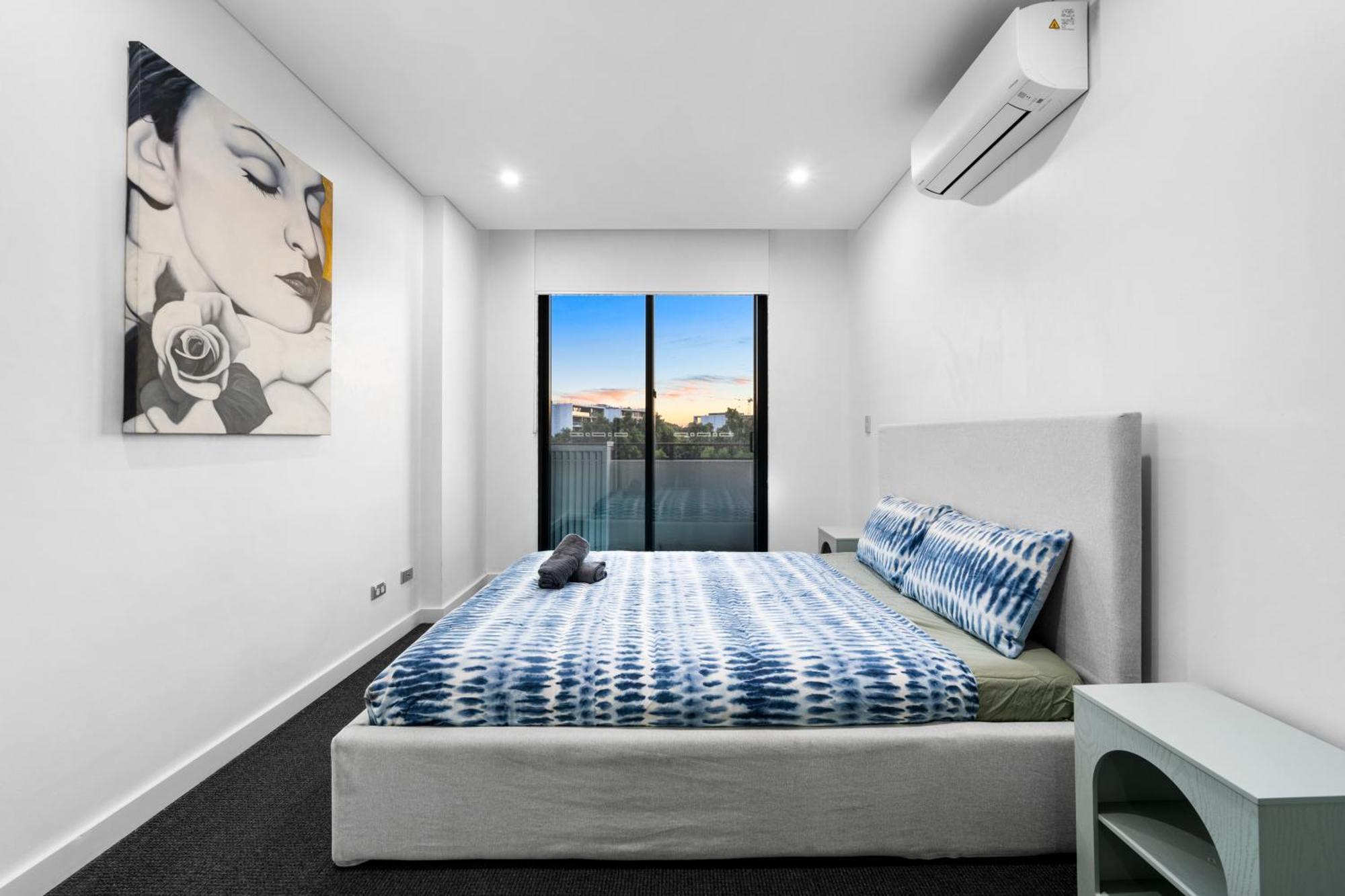 Chic 2 Bedroom With Parking & Darling Harbour-10mins Walk * Sydney