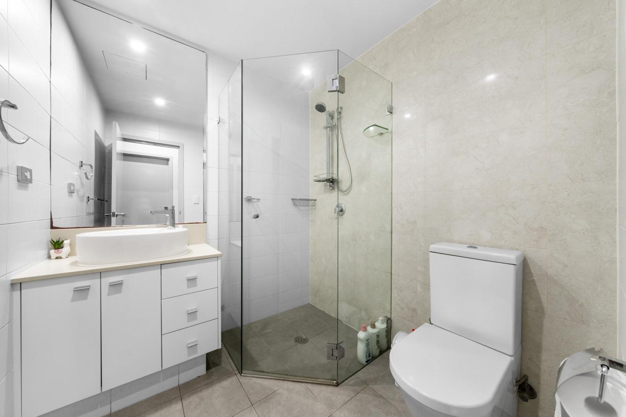 Apartment Chic 2 Bedroom With Parking & Darling Harbour-10mins Walk Sydney