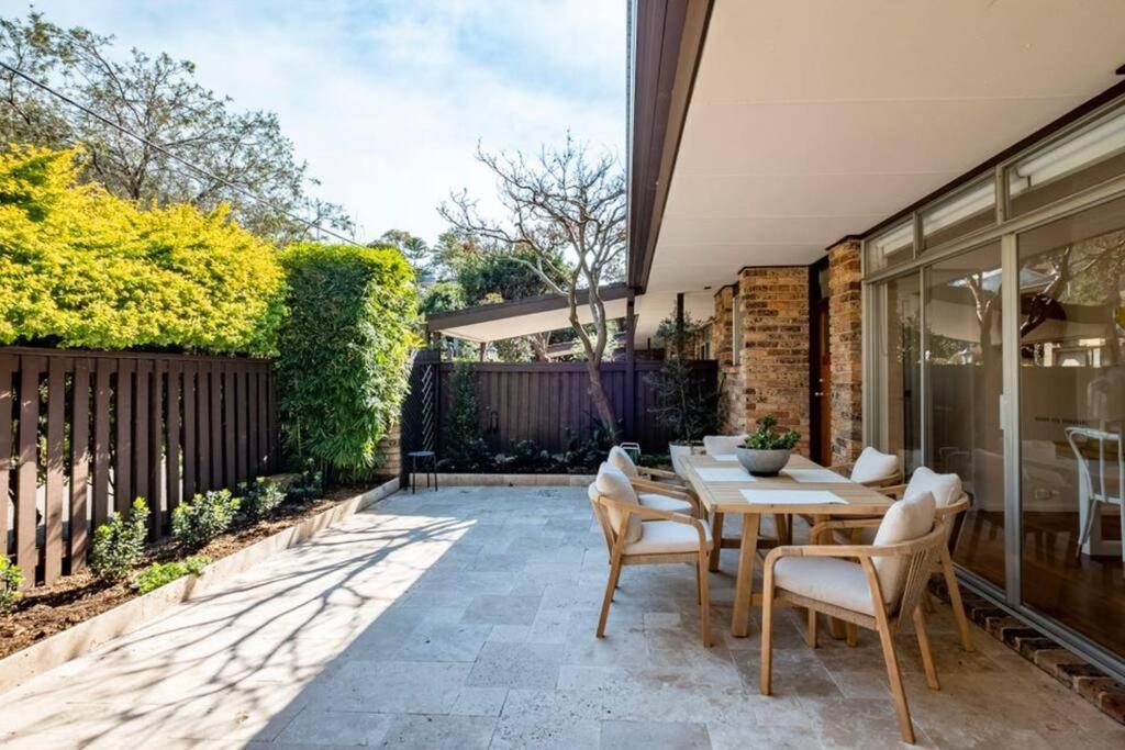 Luxe-coastal Balmoral Townhouse Holiday home Sydney