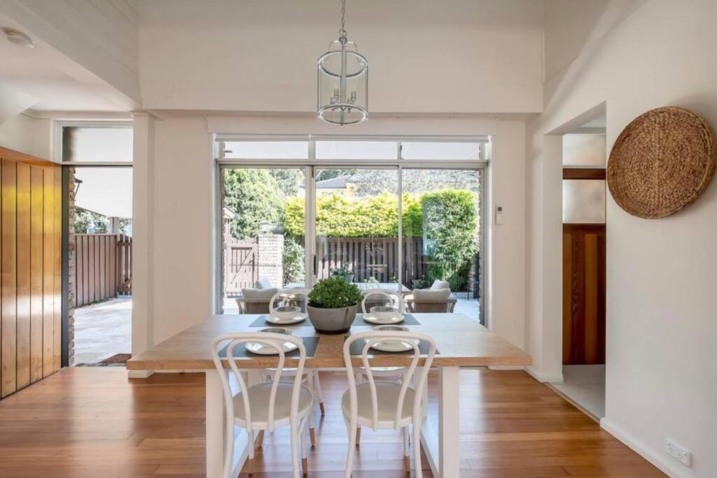 Luxe-coastal Balmoral Townhouse Sydney