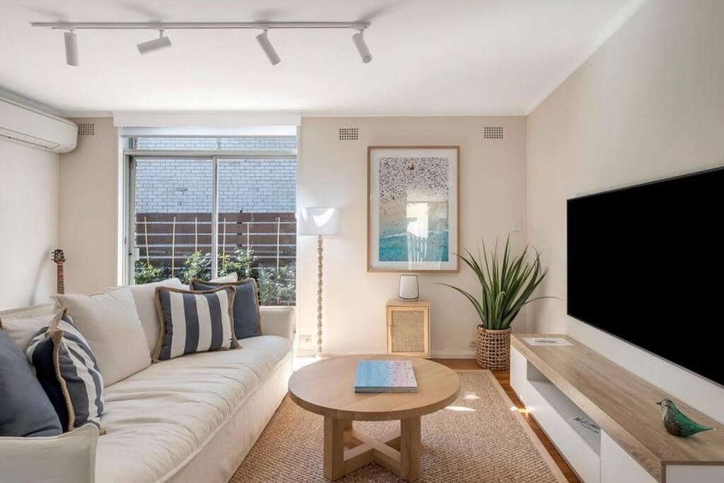 Luxe-coastal Balmoral Townhouse