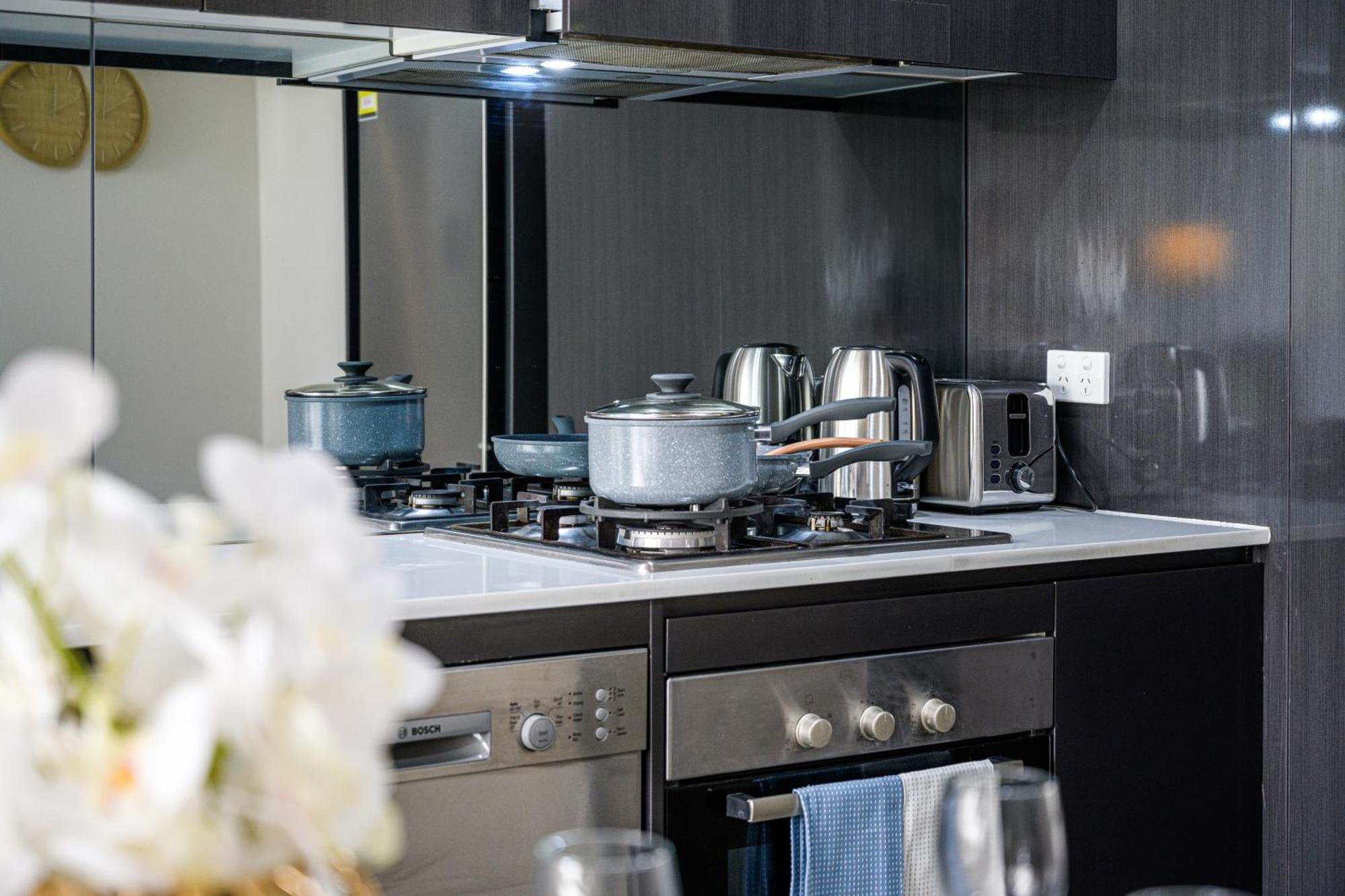 Apartment Wentworth Point Modern 2br With Large Belcony Sydney