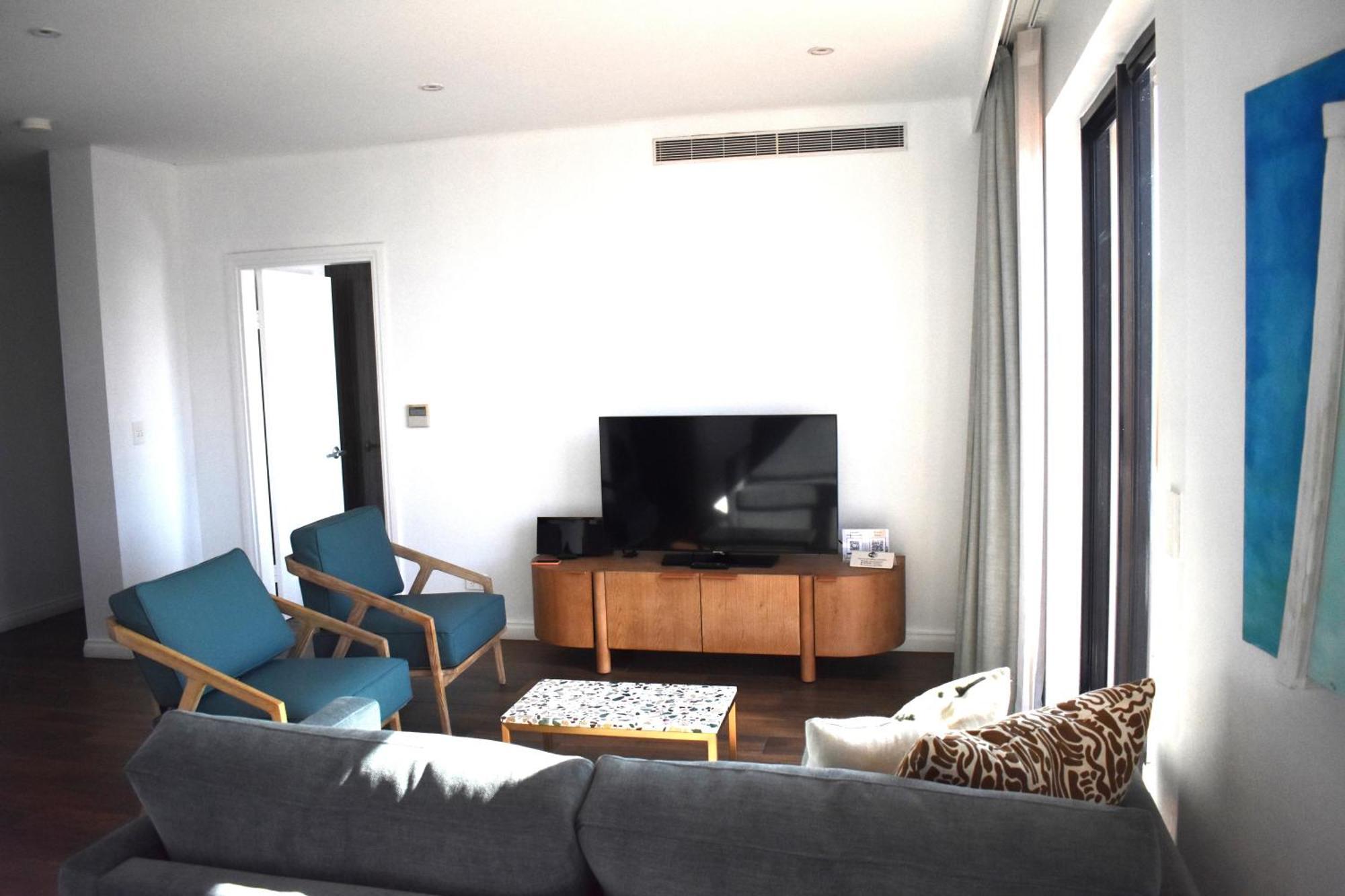 Bondi 38 Serviced 4*