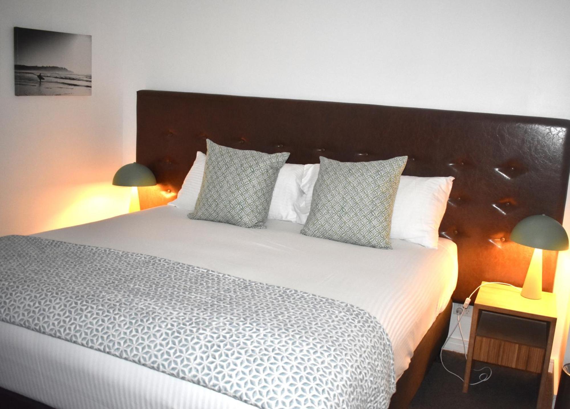 Bondi 38 Serviced 4*