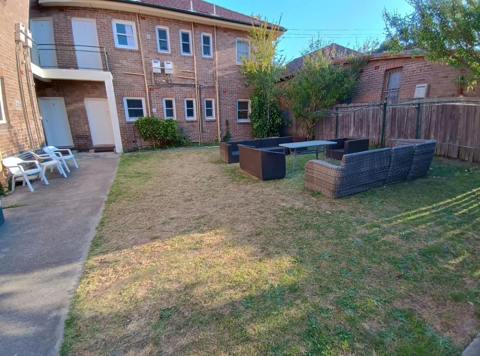 Rockdale - 2 Bedroom Pet Friendly Budget Near Rockdale Station And Brighton Le Sands Apartment Sydney