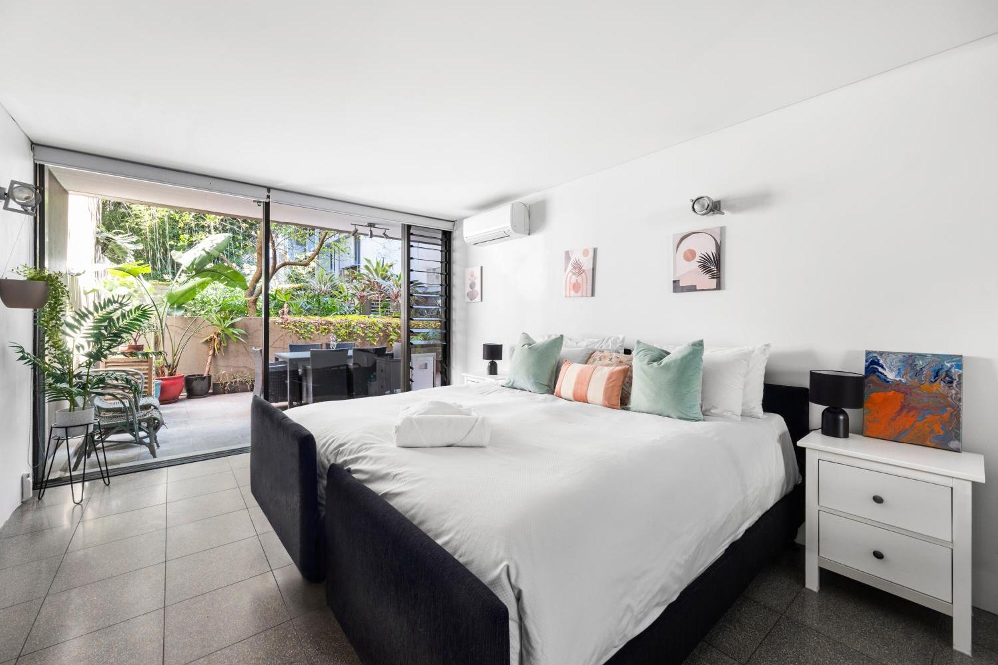 Groundfloor Surry Hills Retreat With Cinema Apartment *