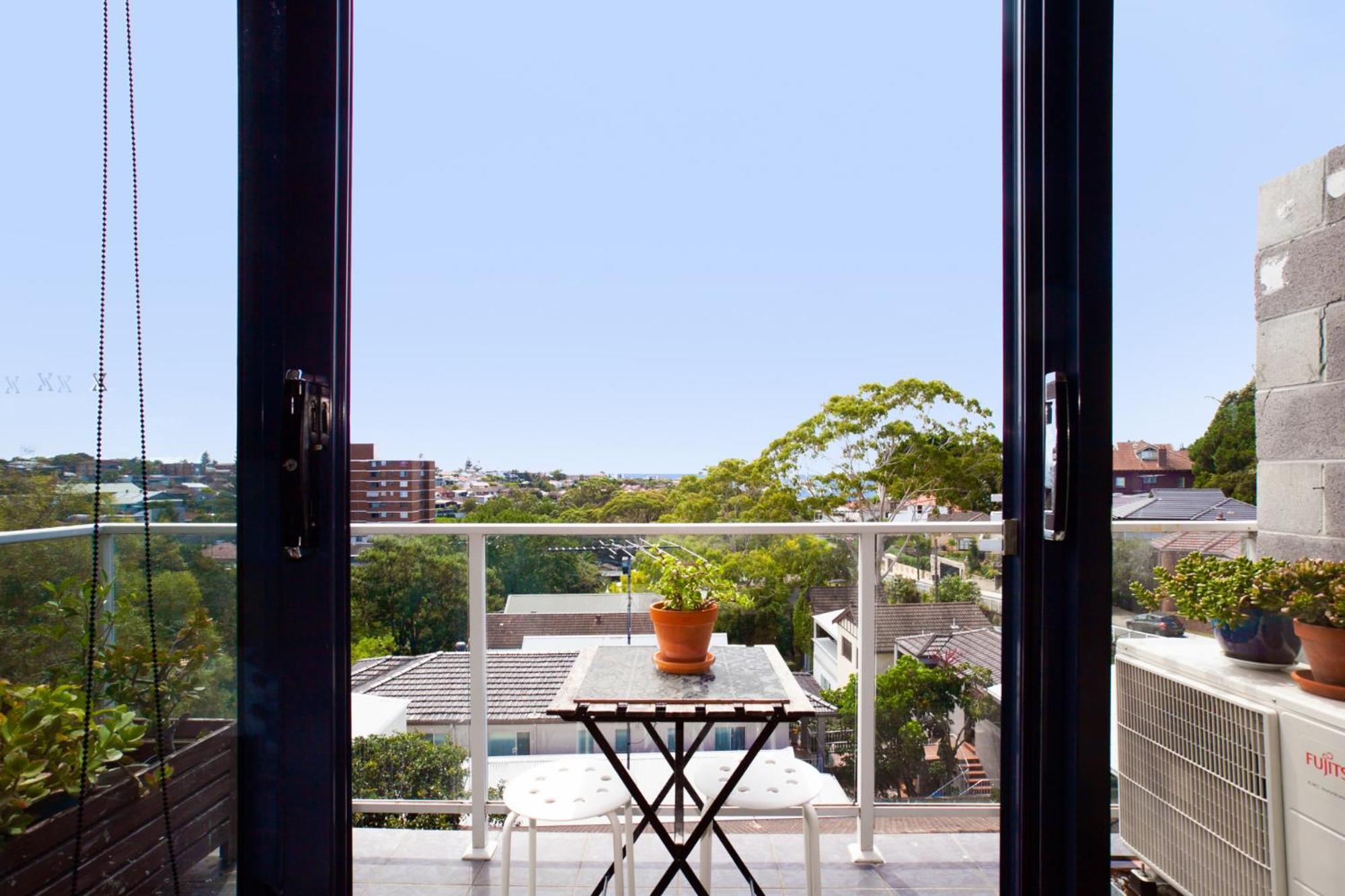 Apartamento Treetop Retreat Five Minute Stroll To The *