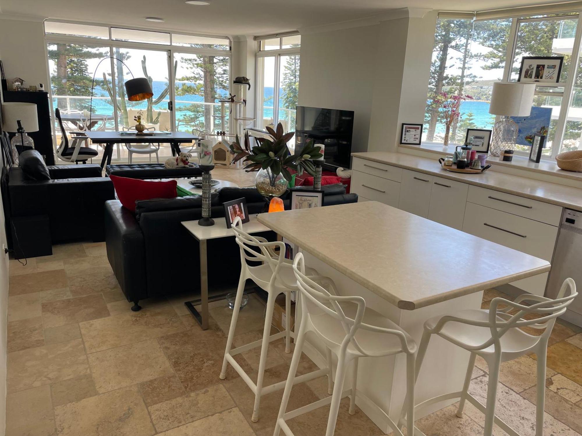 Manly Beachfront Apartment Sydney