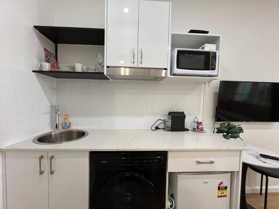 Apartment Convenient Spacious With Free Parking Sydney