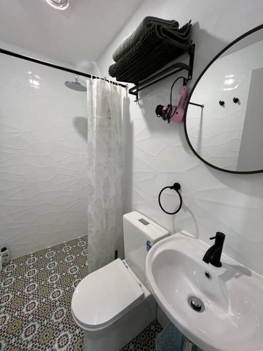 Convenient Spacious With Free Parking