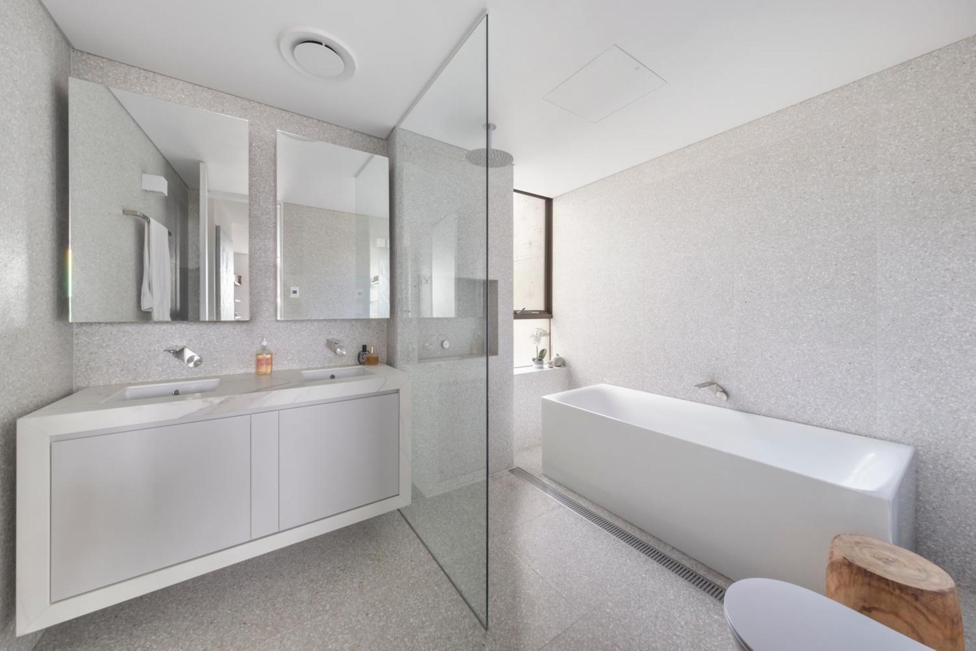 Oceanview Luxe Escape In Bondi With Parking Apartment *