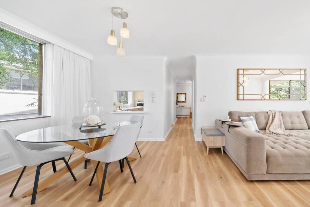 Apartment House Like Balmoral Escape *