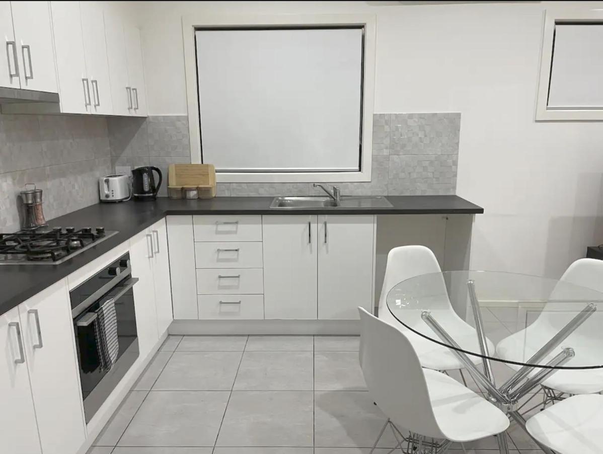 Rosehill Guest house Sydney