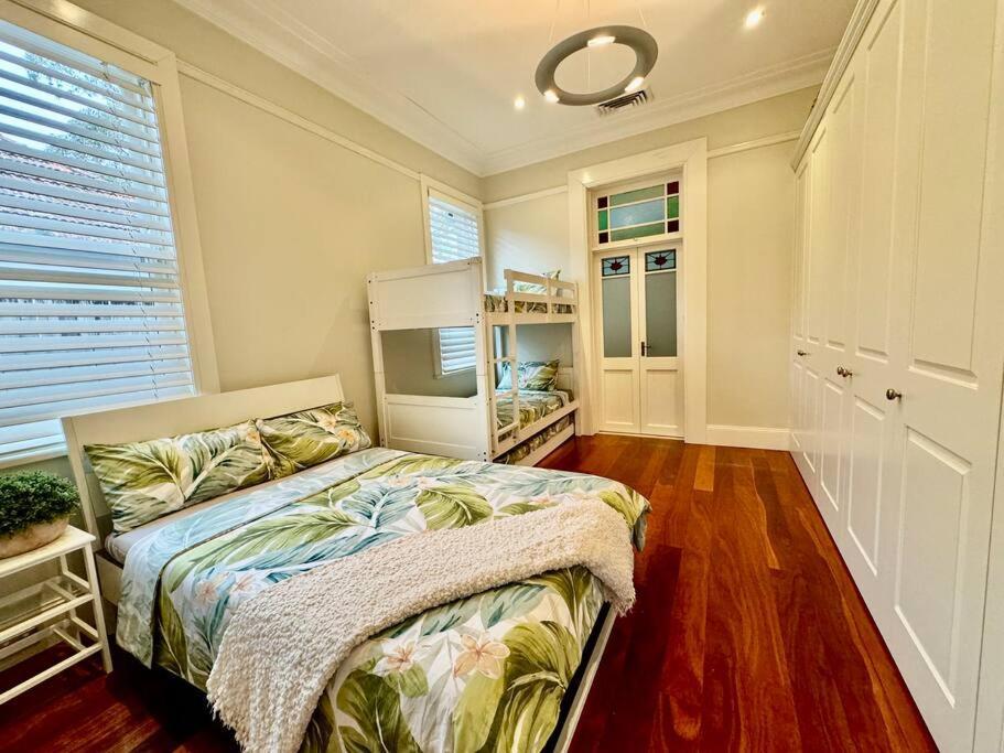House 3 Bedrooms 2 Baths 2 Parkings In Mosman Casa de férias