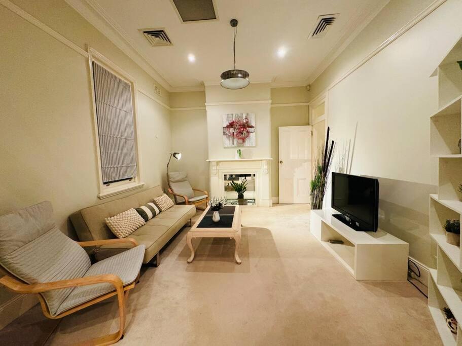 House 3 Bedrooms 2 Baths 2 Parkings In Mosman Casa de férias