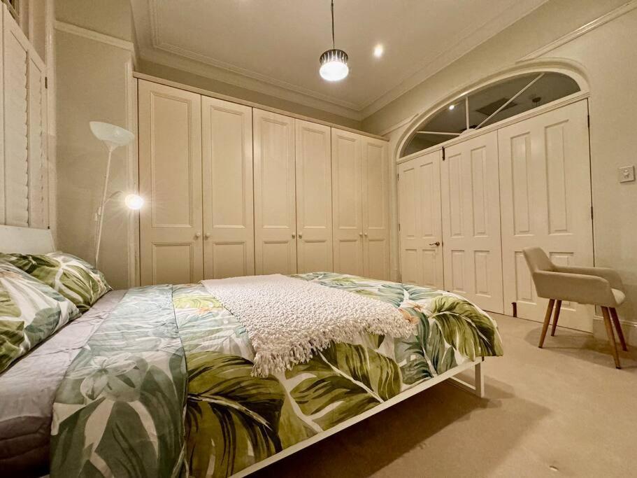 House 3 Bedrooms 2 Baths 2 Parkings In Mosman *