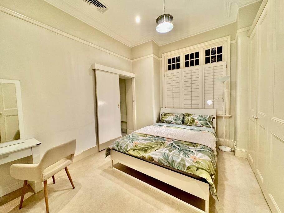 House 3 Bedrooms 2 Baths 2 Parkings In Mosman Sidney