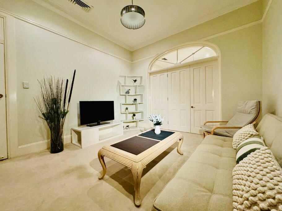 Casa de férias House 3 Bedrooms 2 Baths 2 Parkings In Mosman