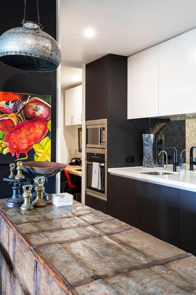 Balinese Charm Meets Living In Inner Sidney