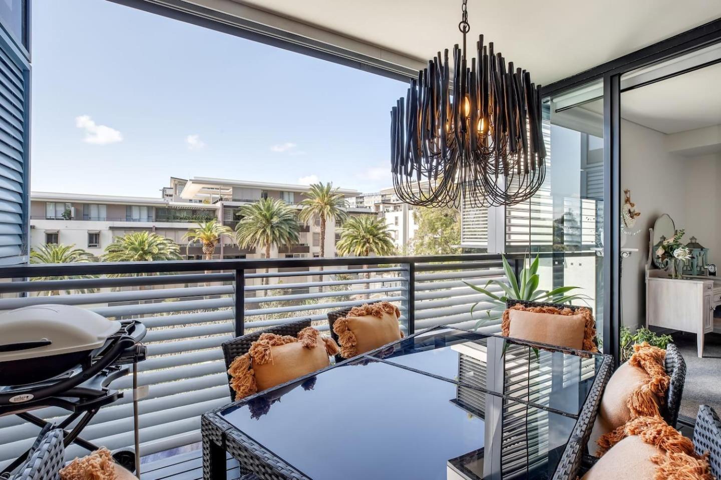 Balinese Charm Meets Living In Inner Sidney