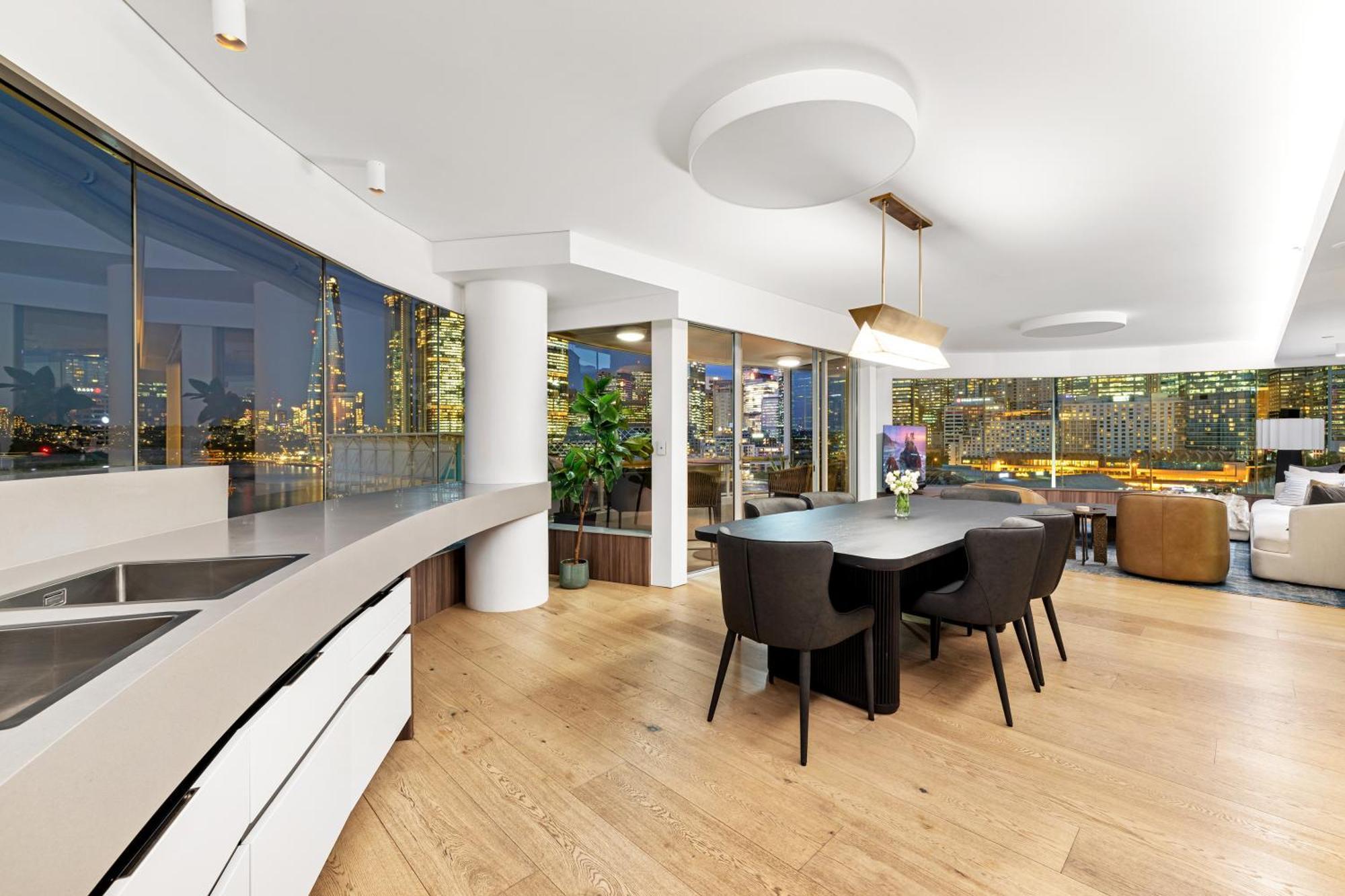 3 Bedroom Darling Harbour Apartment Sydney