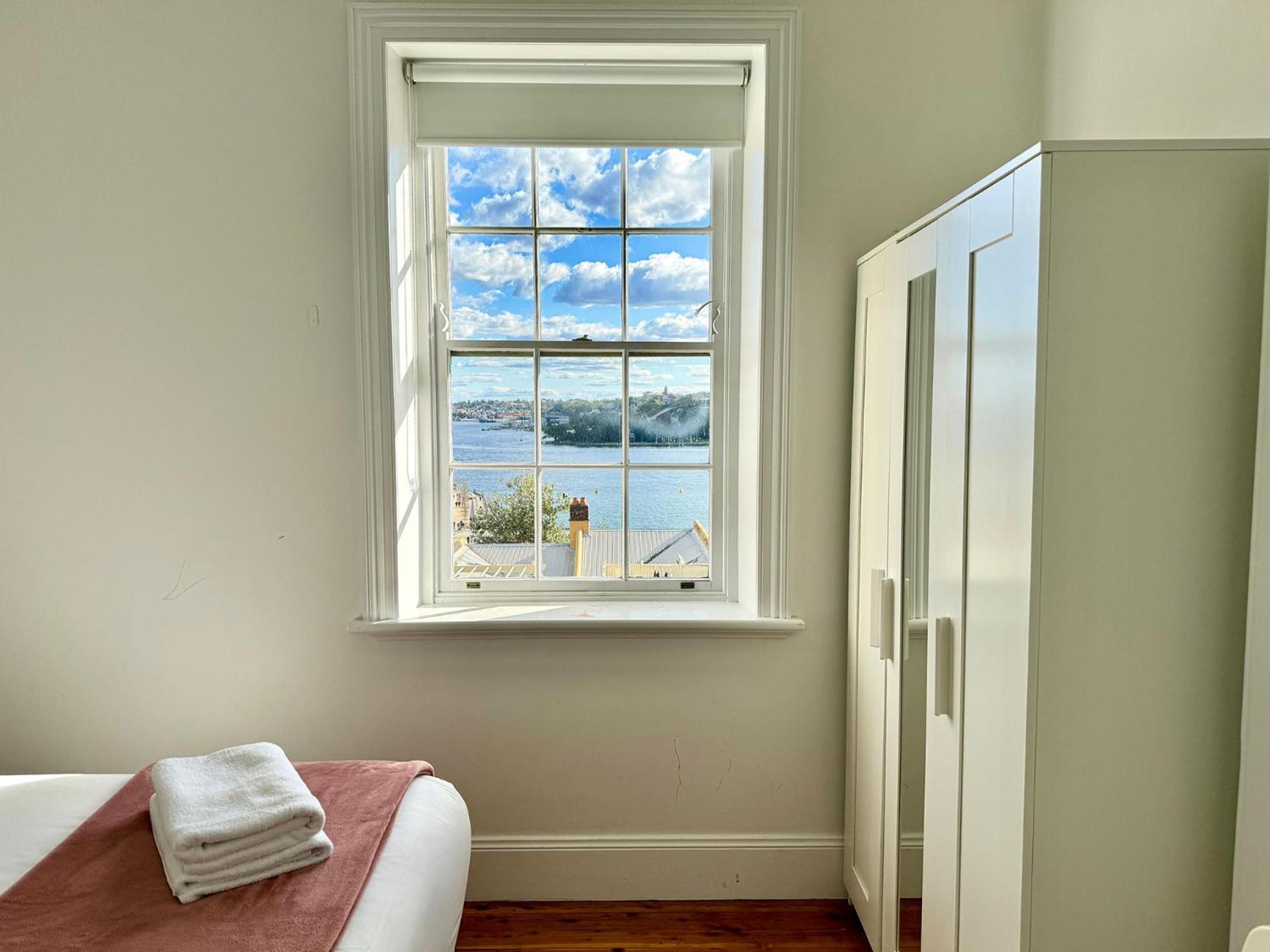 Homestay Millers Point Waterview *