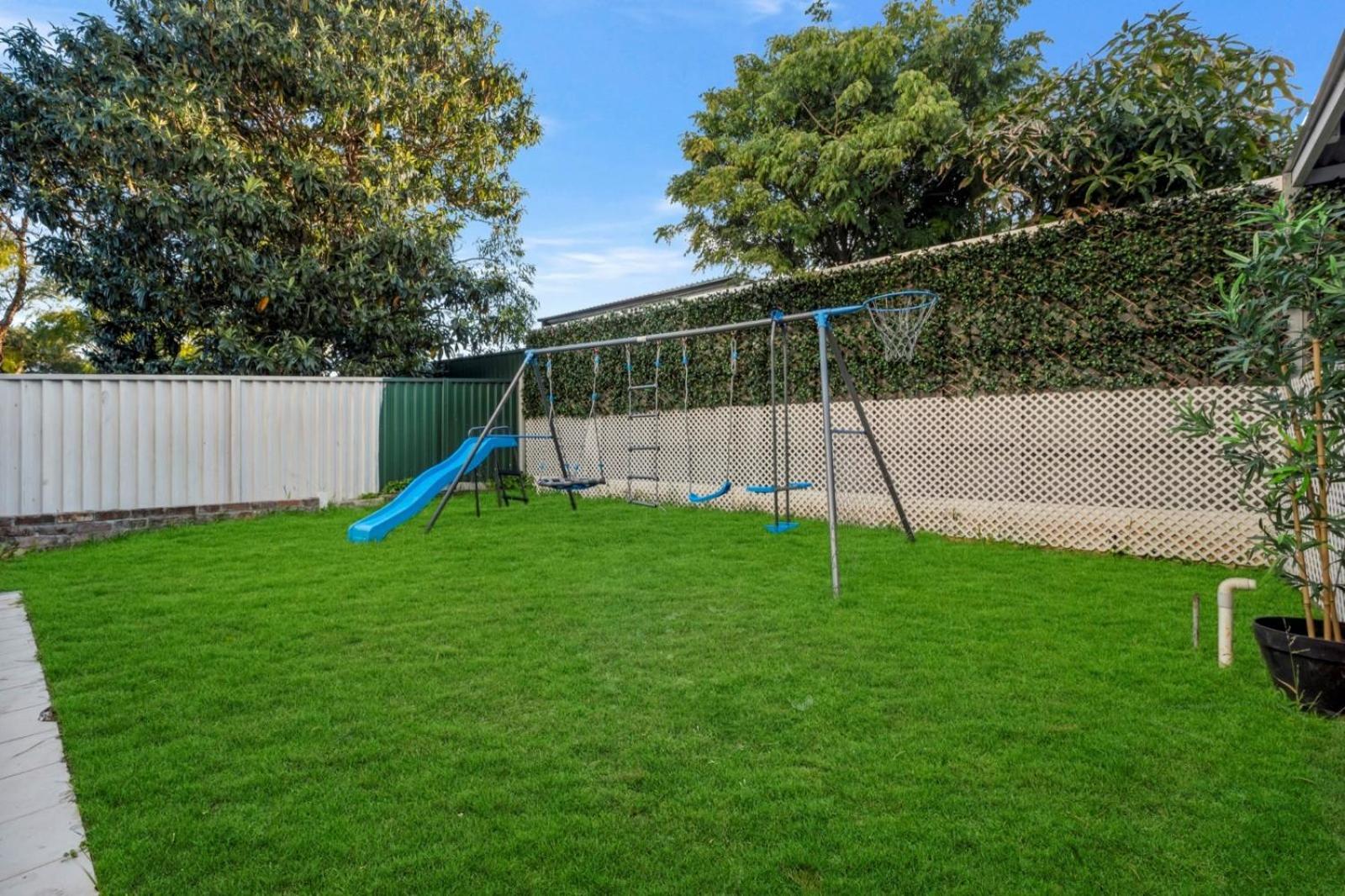 Holiday home Luxury Retreat Airport Direct Train Line Sydney