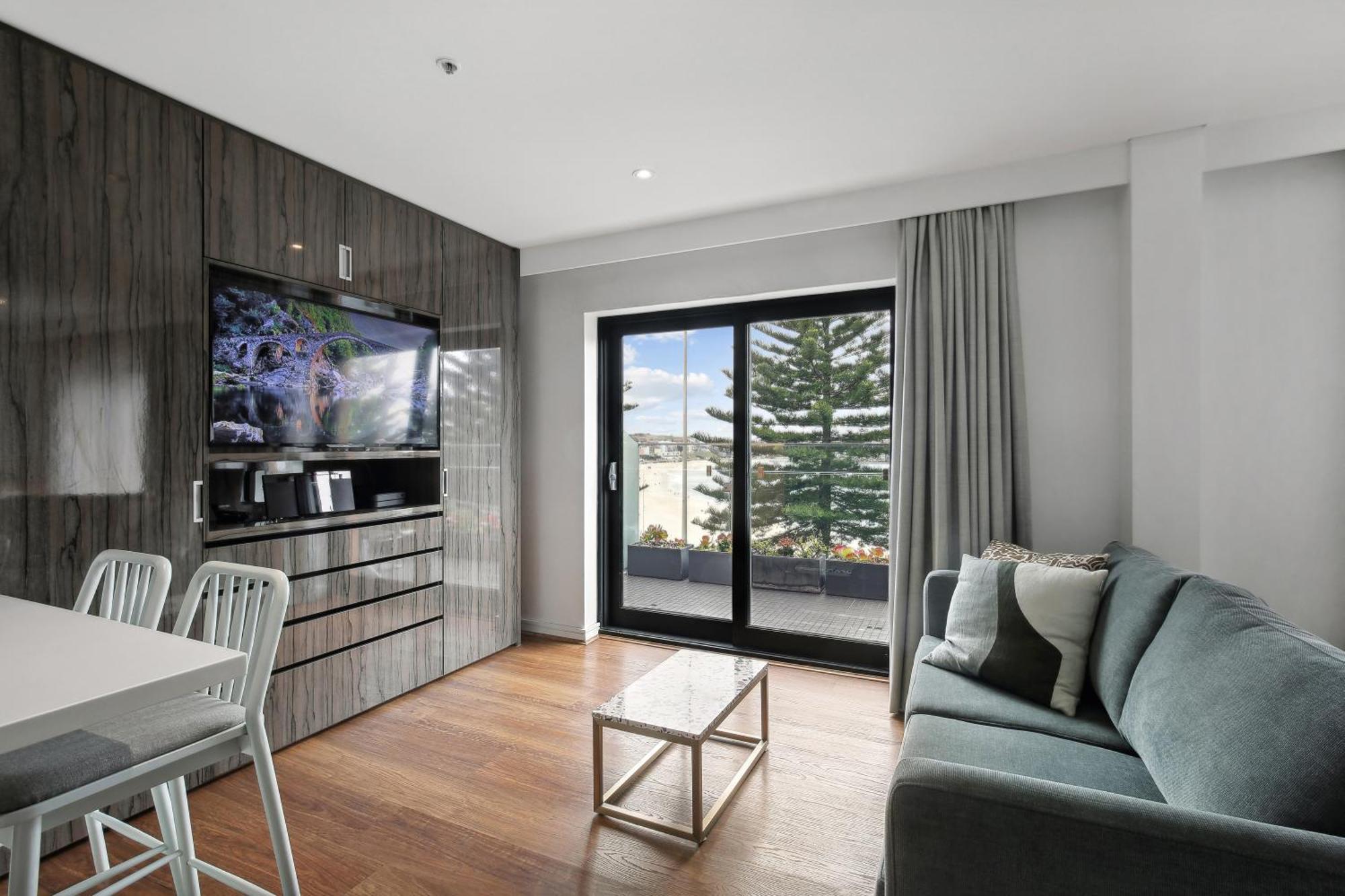Bondi 38 Serviced