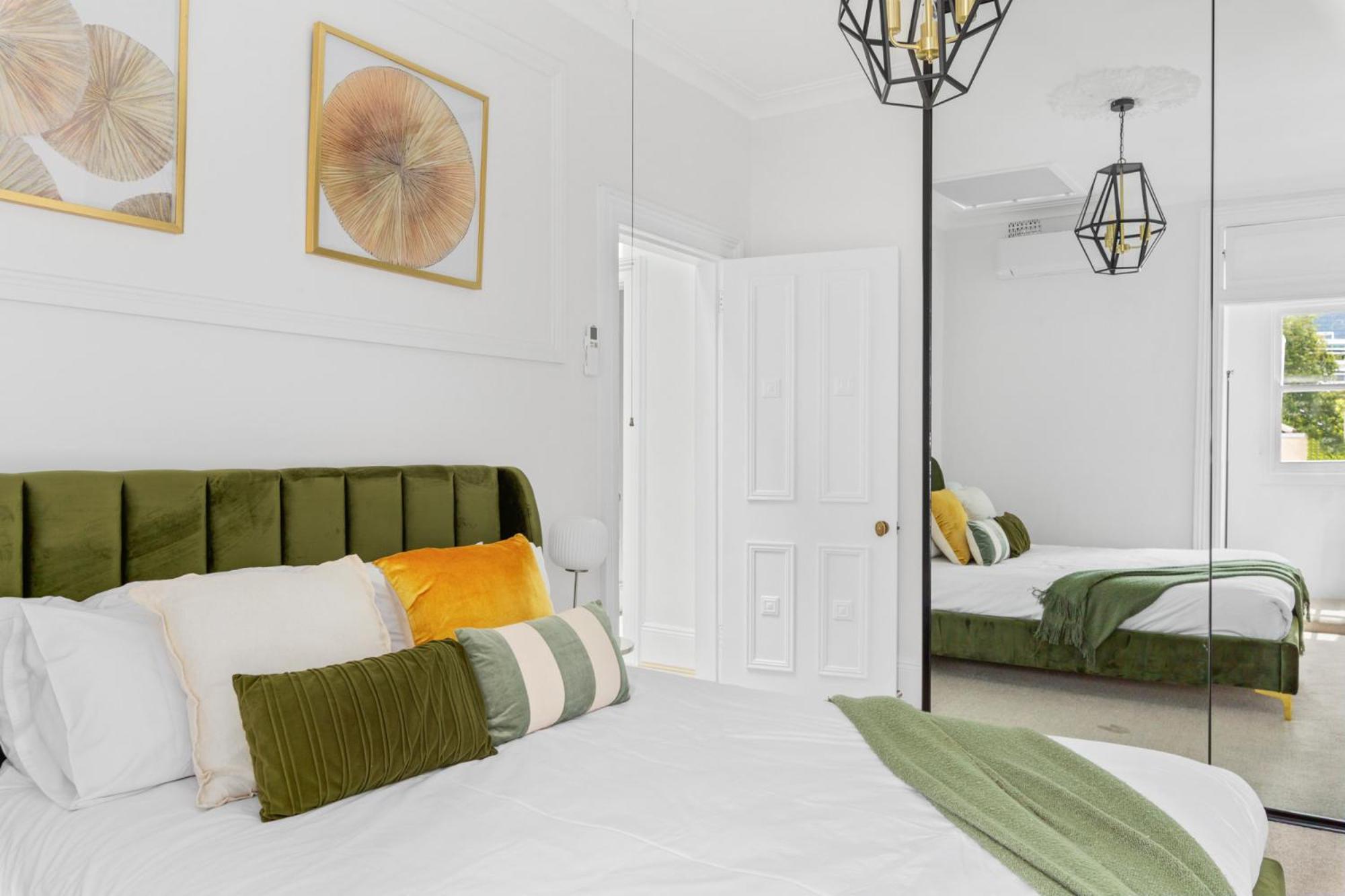 Superb 3-bed Victorian Terrace By Darling Harbour *
