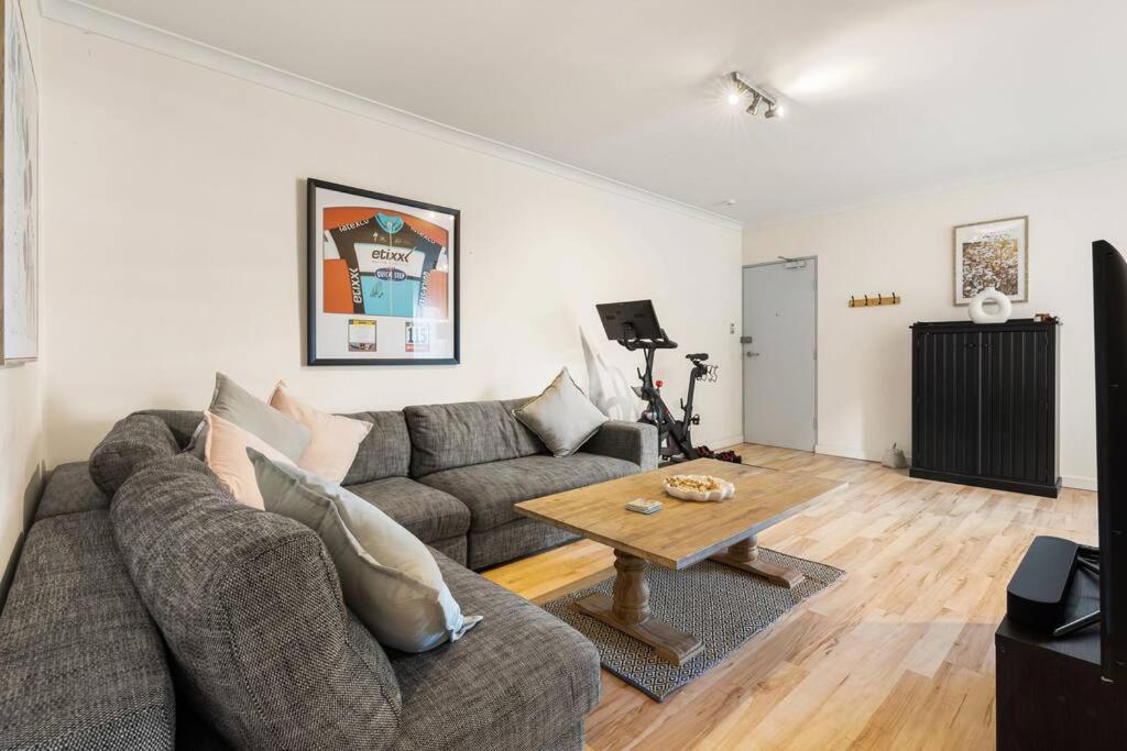 Apartment Homely-bright, Air Con, Car Spc *
