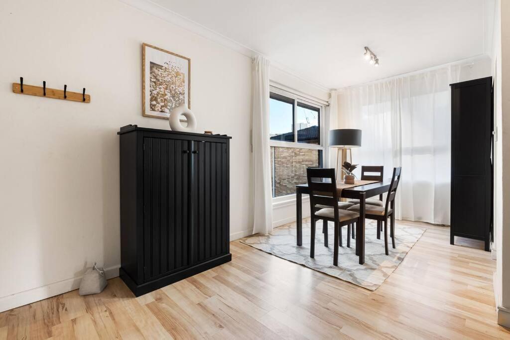 Homely-bright, Air Con, Car Spc *