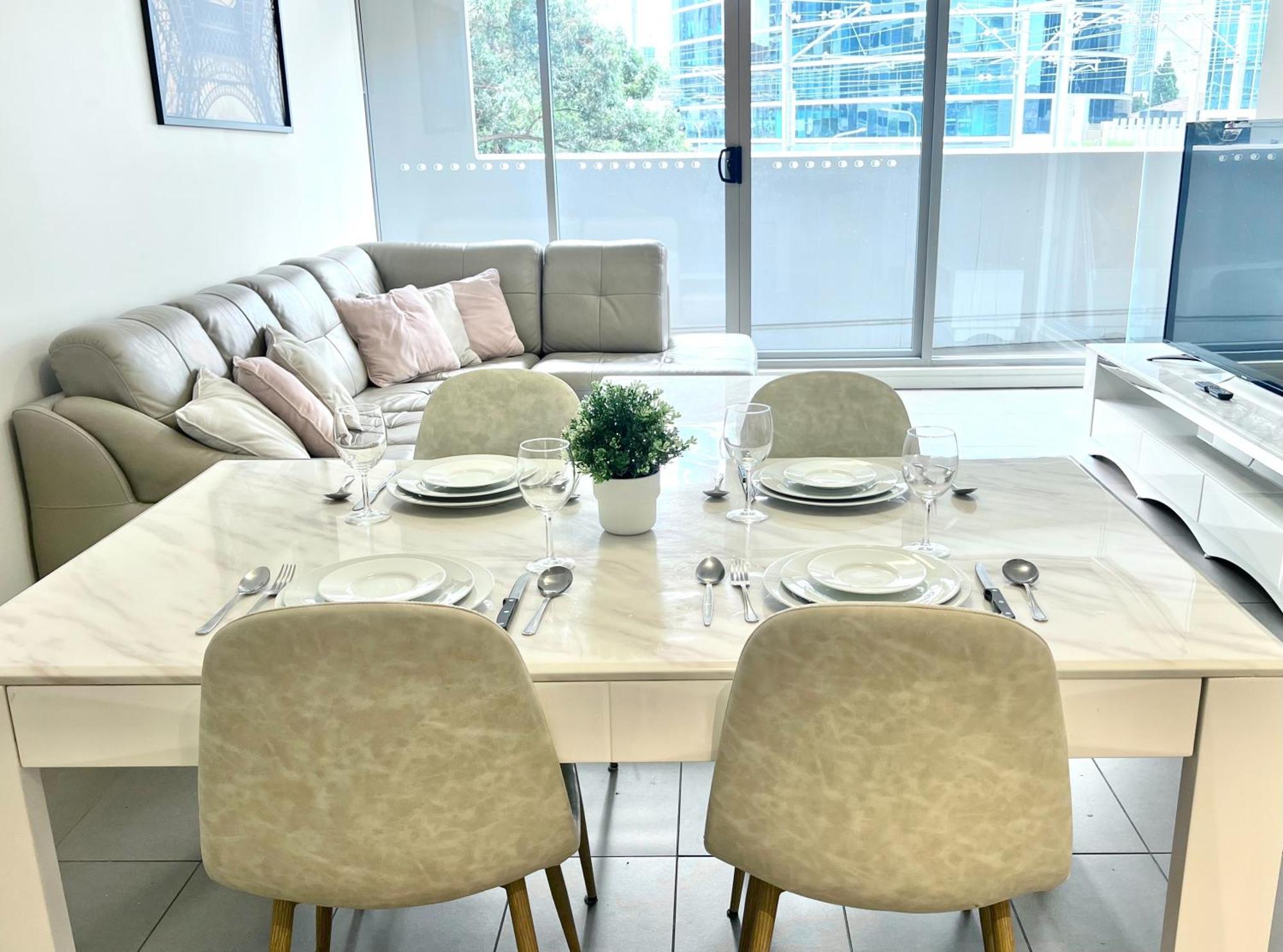 Charming One-bed In The Heart Of Parramatta Apartment *