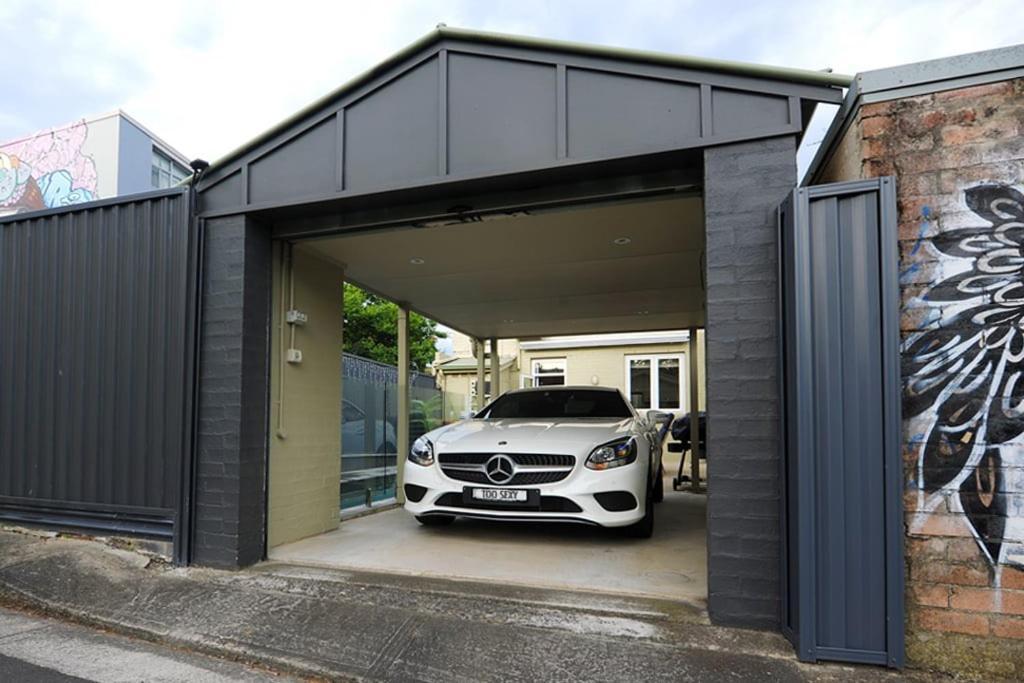 Newtown Vibes With Pool & Parking Holiday home