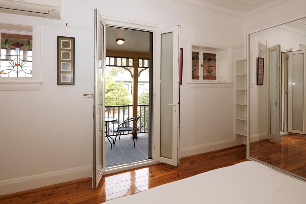 Holiday home Newtown Vibes With Pool & Parking Sydney