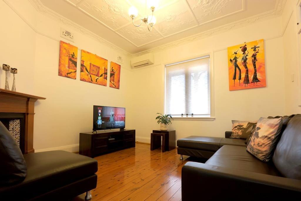 Newtown Vibes With Pool & Parking Holiday home Sydney