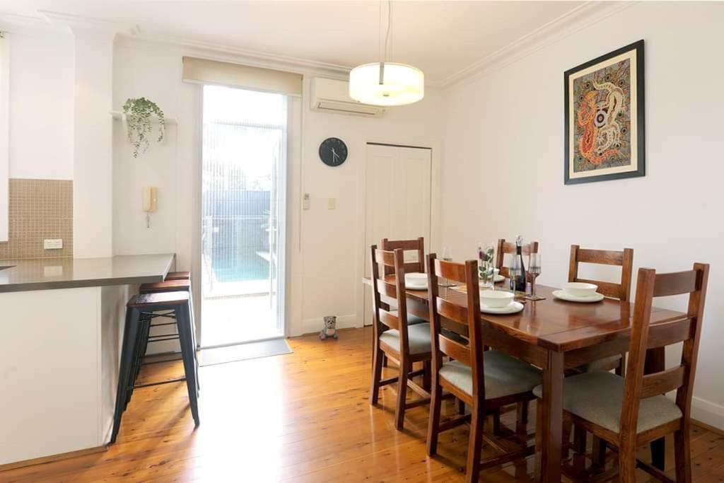 Holiday home Newtown Vibes With Pool & Parking Sydney