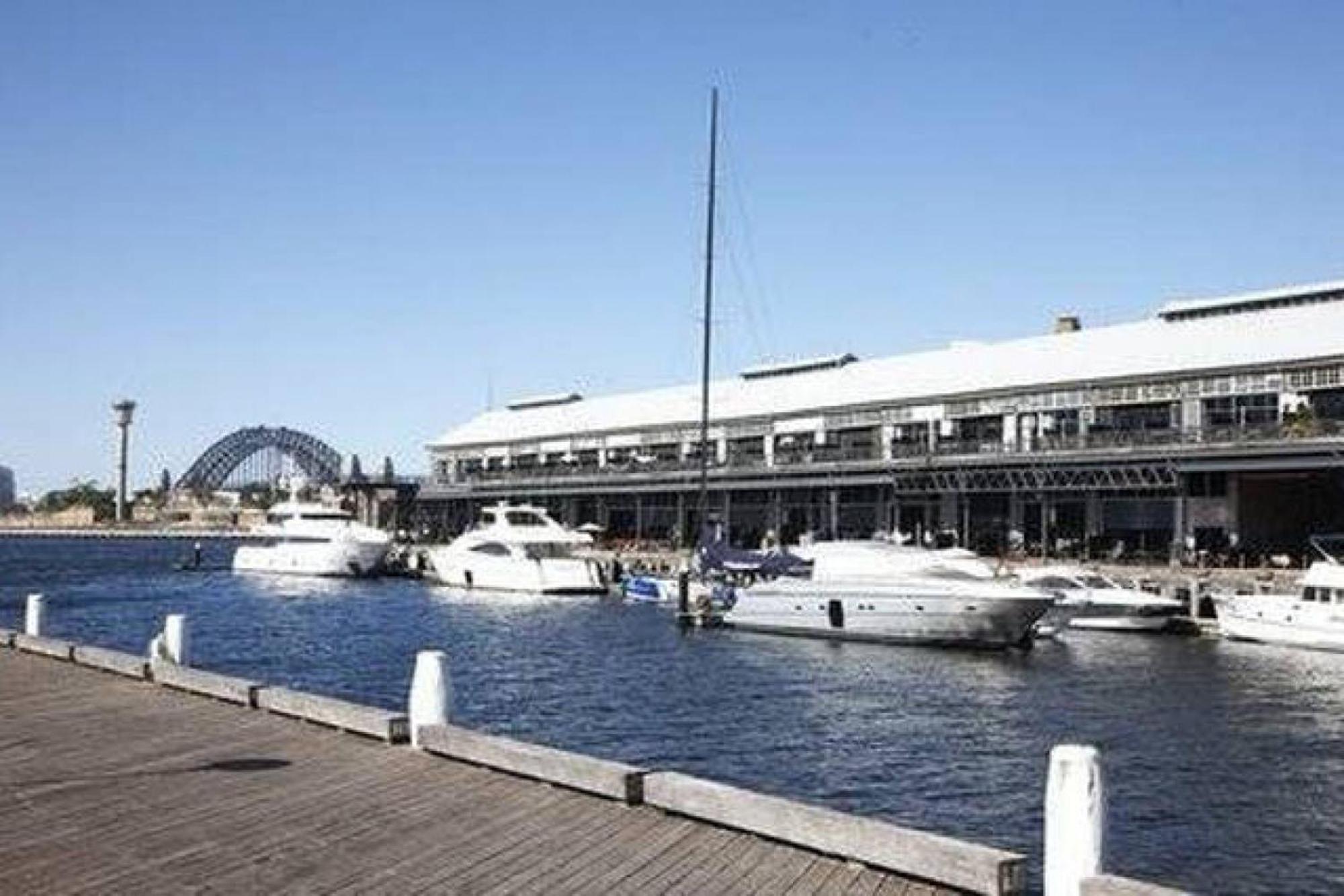 Thriving Location, Dining Hub Near Cbd Apartment Sydney