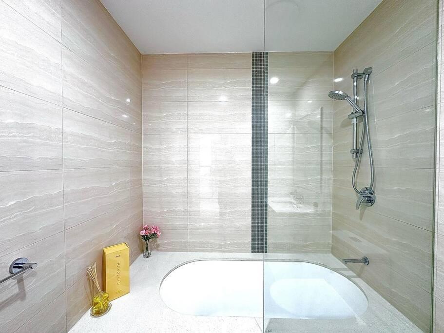 Apartment Cosy 2-bedroom Apartment, Homebush Nsw 2140