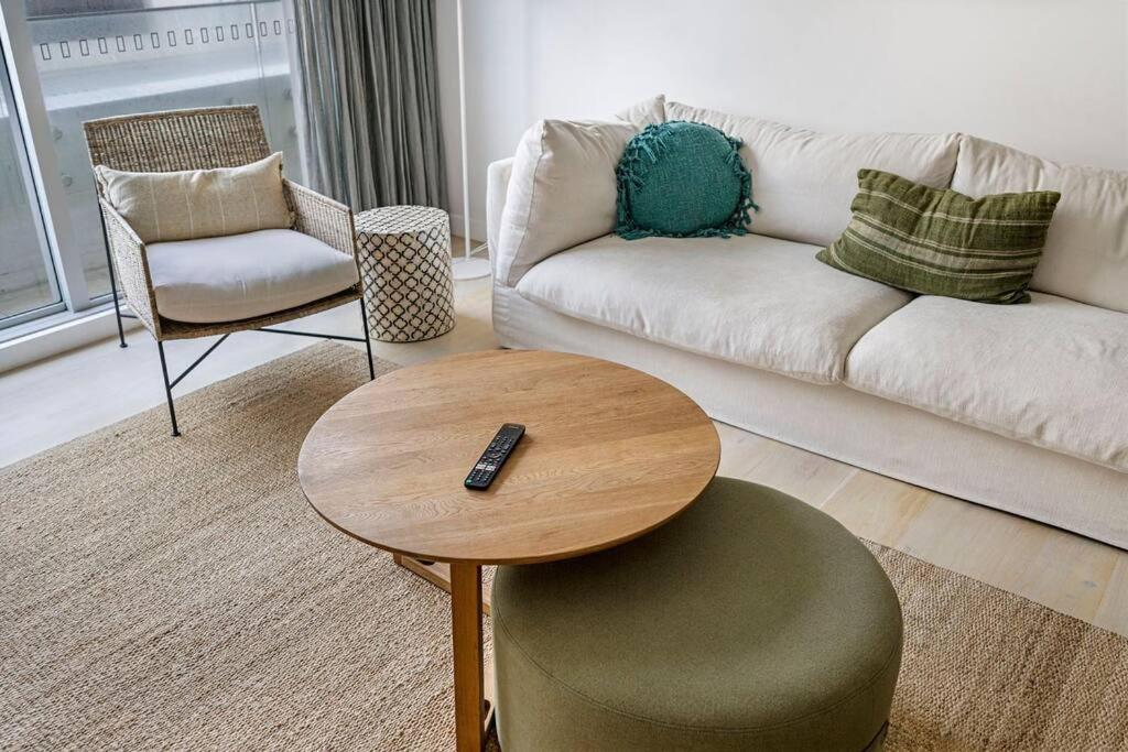 Front Urban 2 Bedrooms Apartment Sydney