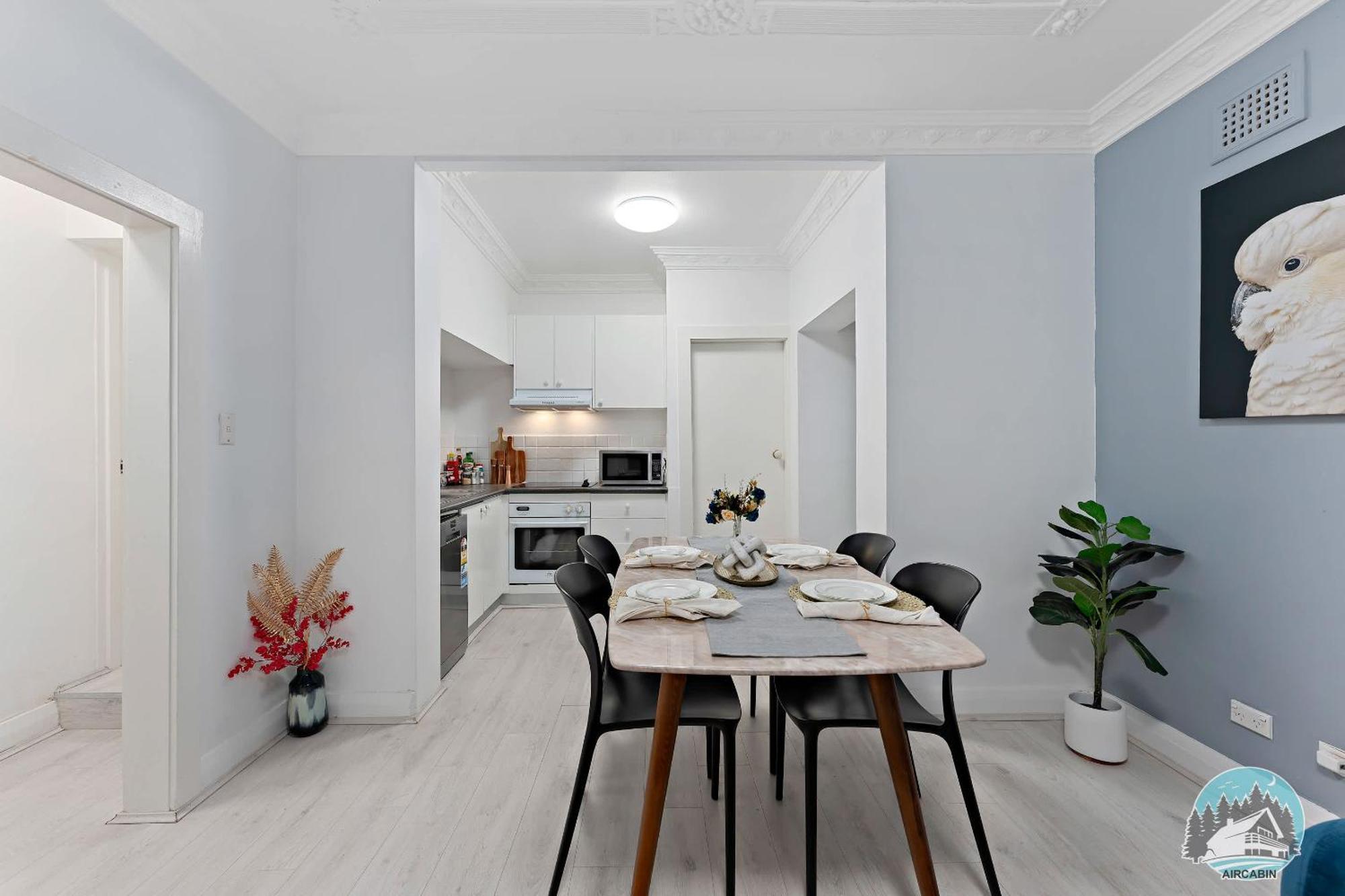 Manly Beachside 2-bed In Spacious House Apartamento