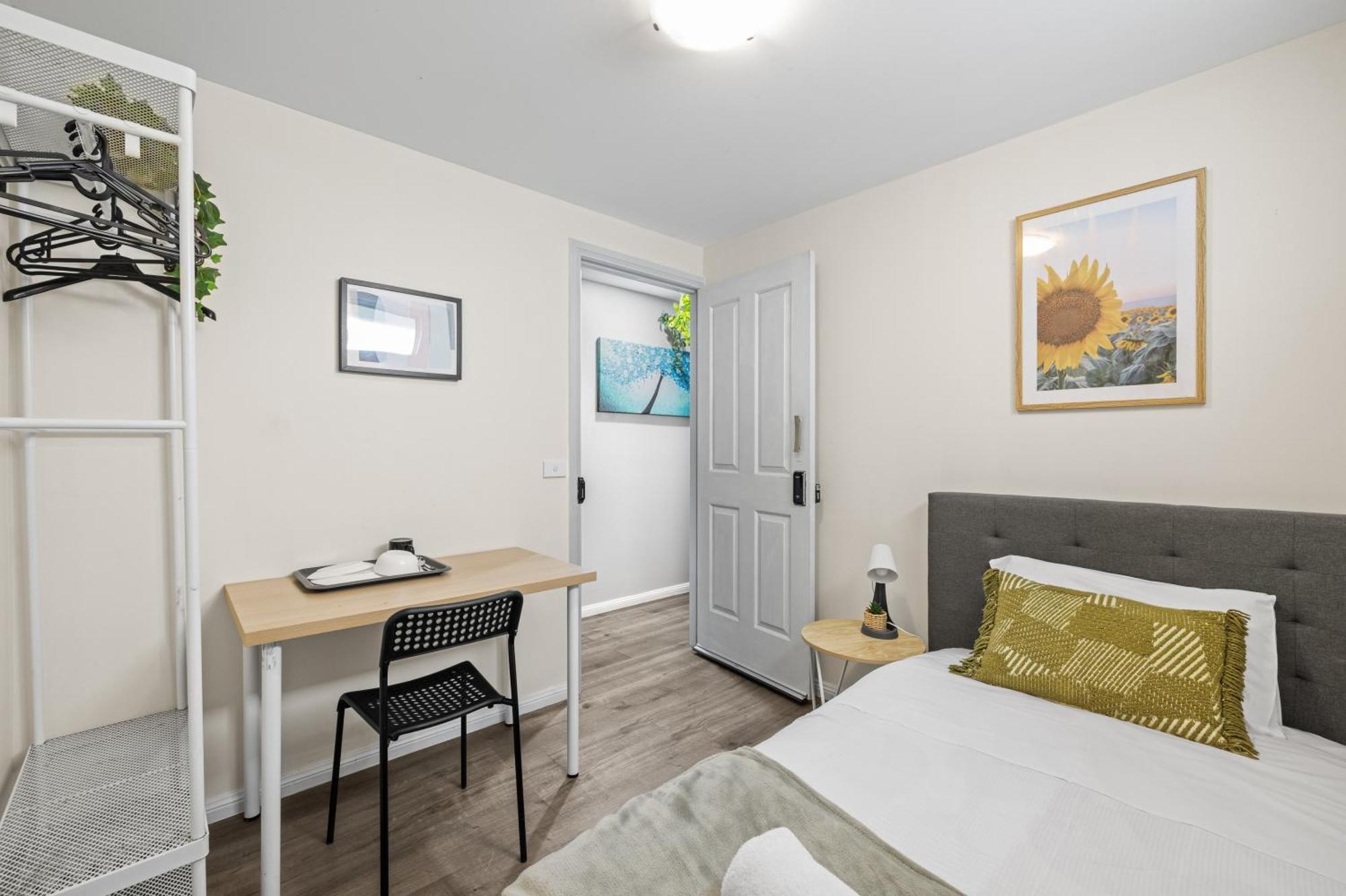 1 Private Single In Carramar 1