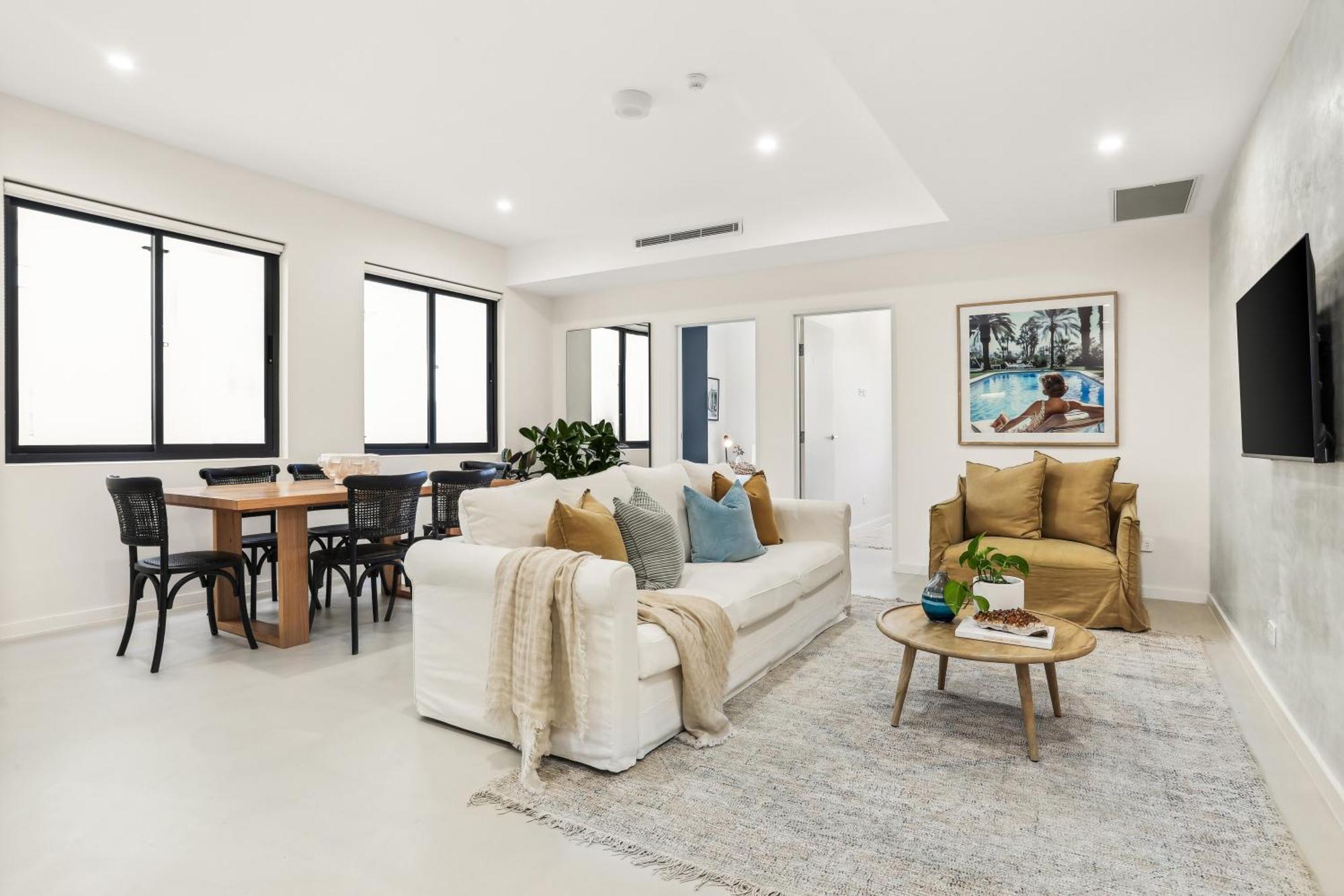 Llbrand New Beachside 2br In Prime Location Apartment *