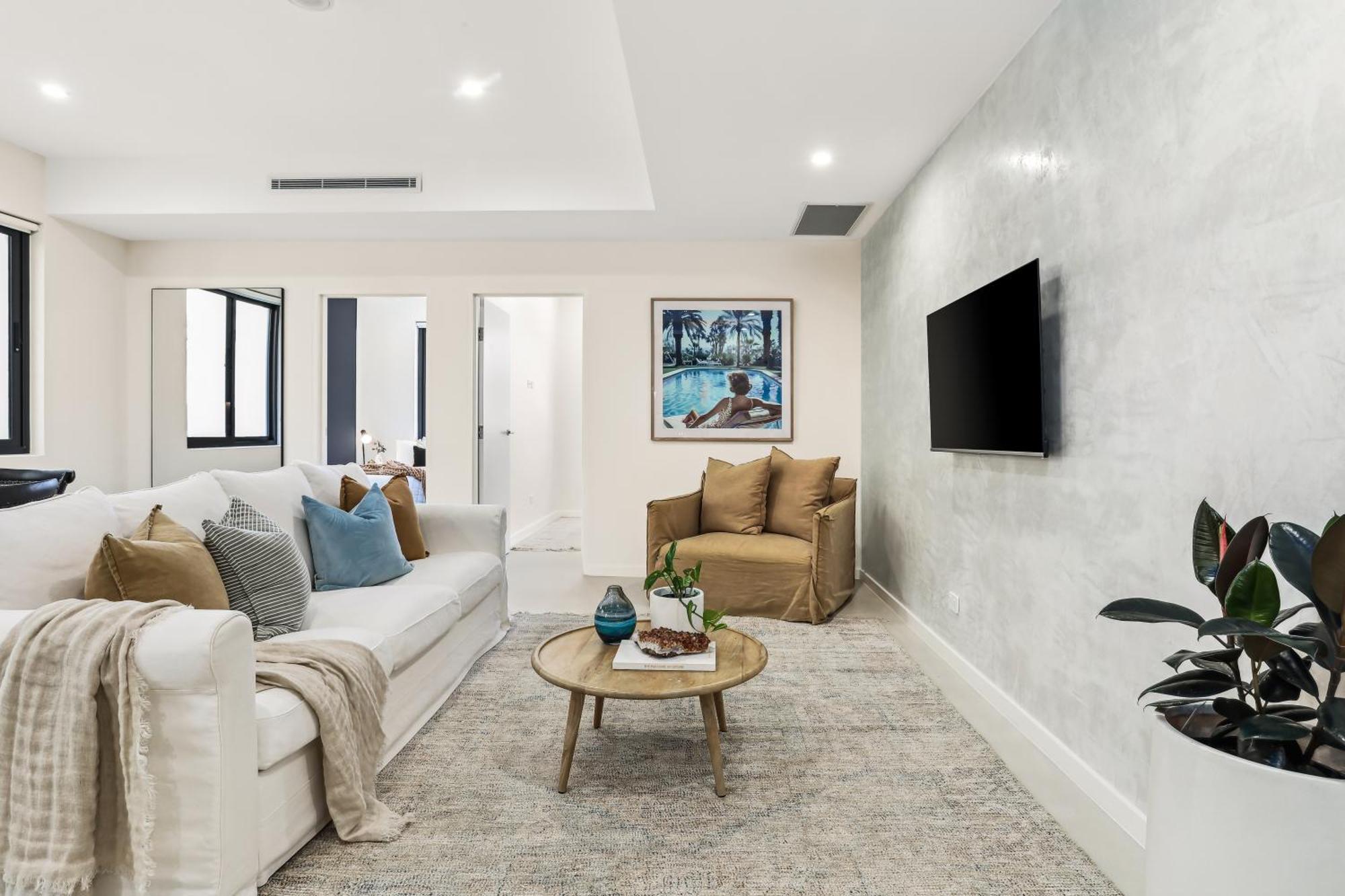 Apartment Llbrand New Beachside 2br In Prime Location *